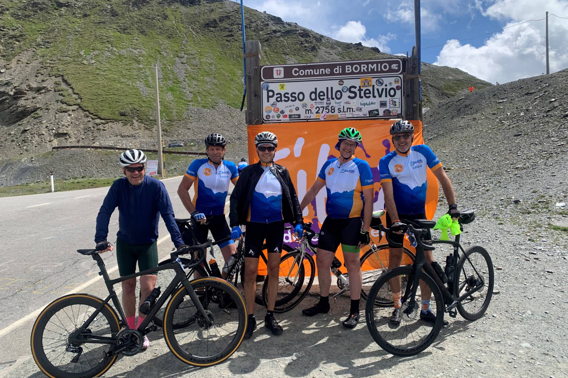 kiwanis-fietsen-voor-kika-1